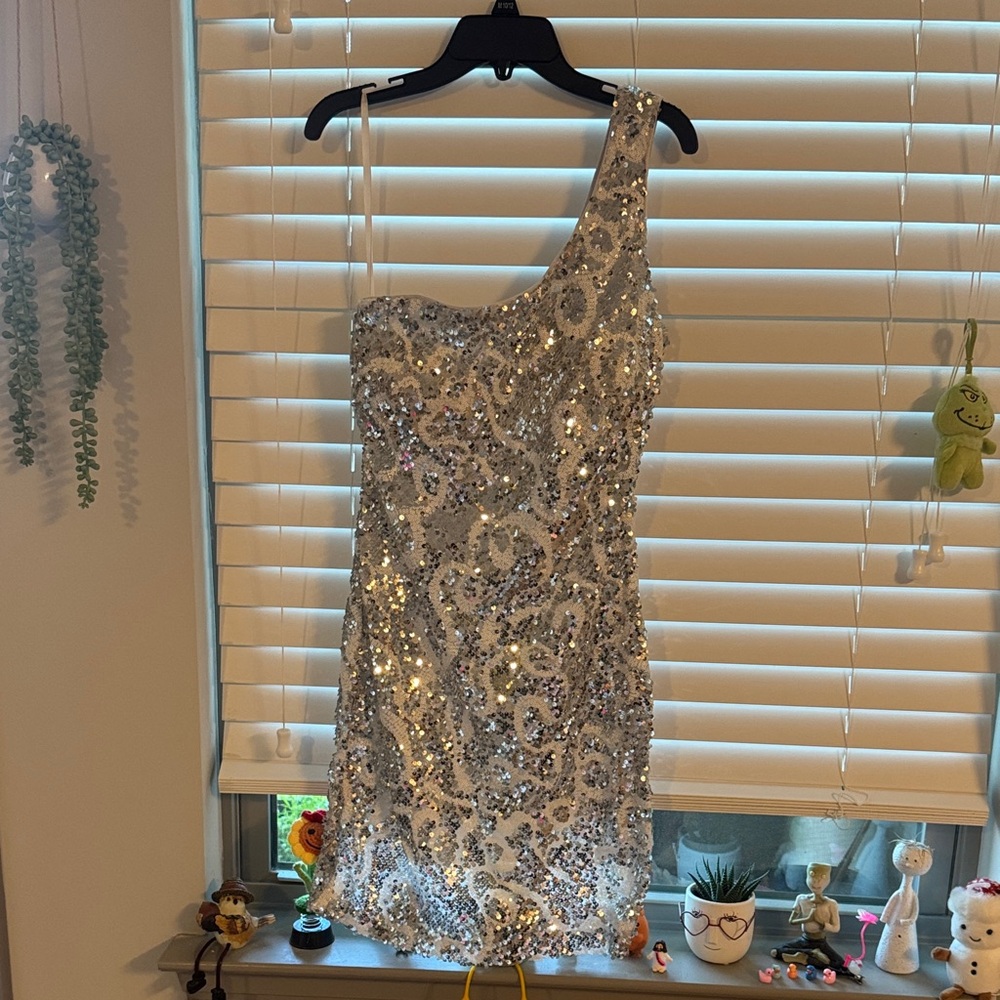 Dave & Johnny Glittering Silver One-Shoulder Dress